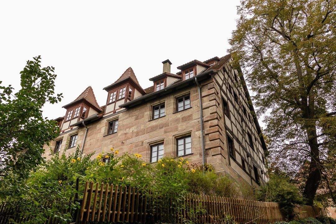 Hallerschloss, Ort Mögeldorf